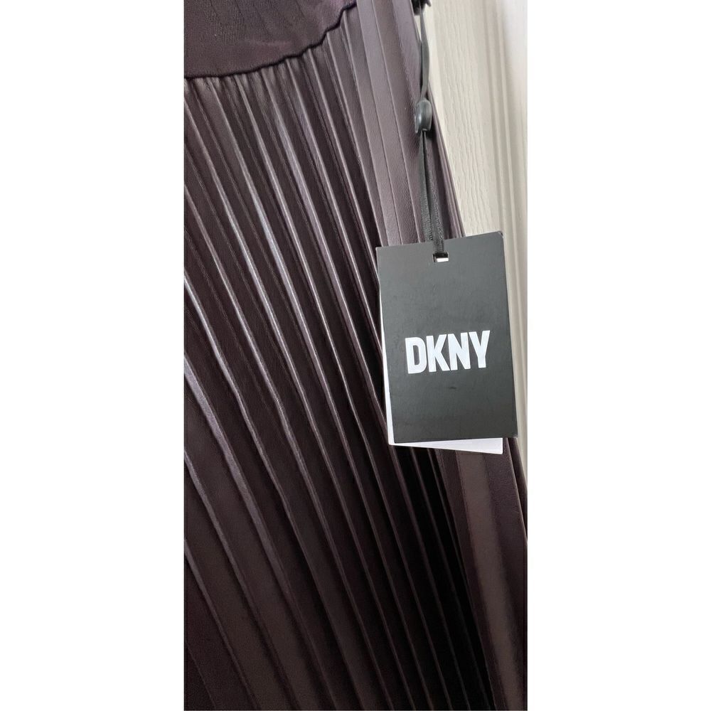 NWT DKNY Faux Leather Accordion Style Skirt - Picture 4 of 5